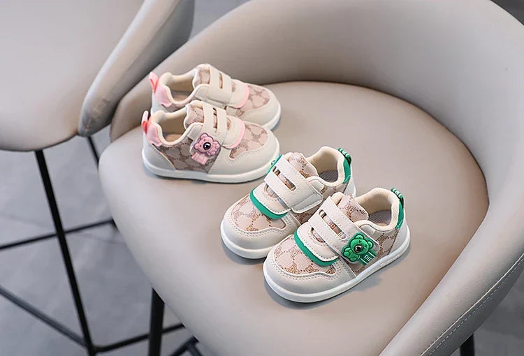 1 pairs Baby Shoes Spring New Baby Soft Sole Versatile  kid's Walking Shoes Little Bear Girls Sports Shoes Cartoon Casual Shoes