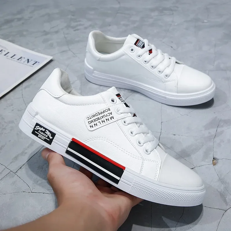 White-low sneakers